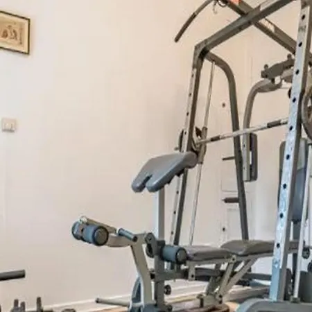 Апартаменты Newly Refurbished Apartment In Amsterdam Амстердам